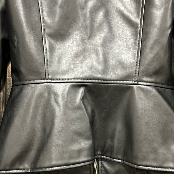 Zara Faux Leather Jacket M Black Full Zip Gold Hardware Short Length Peplum Boho - Picture 5 of 8
